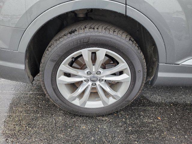 Photo of 2017 Graphite Gray Metallic Audi Q7