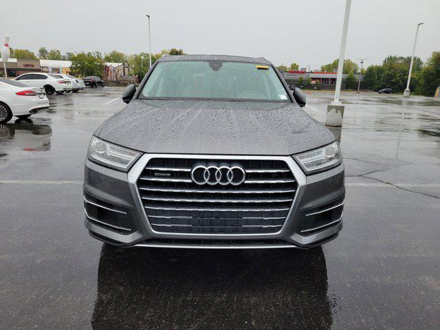 Photo of 2017 Graphite Gray Metallic Audi Q7