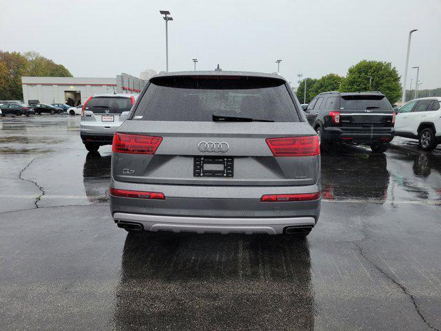 Photo of 2017 Graphite Gray Metallic Audi Q7