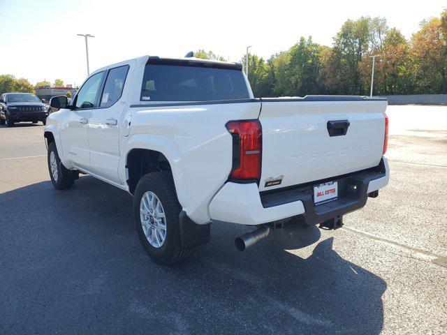 Photo of 2025 Boulder Fabric w/Smoke Silver Toyota Tacoma