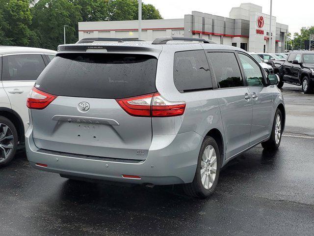 Photo of 2015 Silver Sky Metallic Toyota Sienna