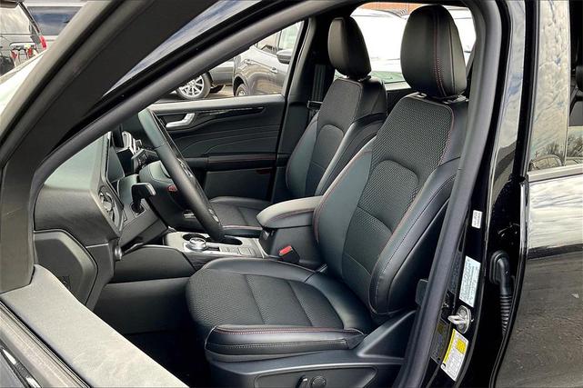 Photo of 2025 Agate Black Metallic Ford Escape