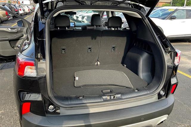 Photo of 2022 Agate Black Metallic Ford Escape