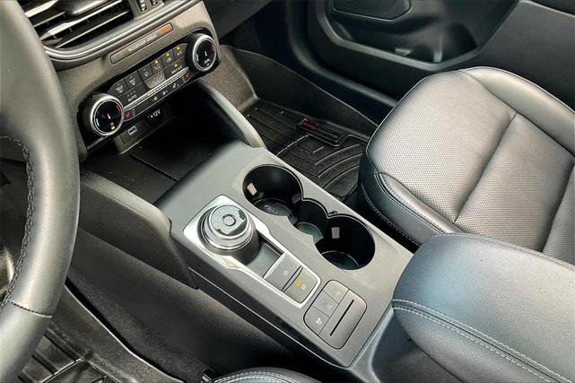 Photo of 2022 Agate Black Metallic Ford Escape