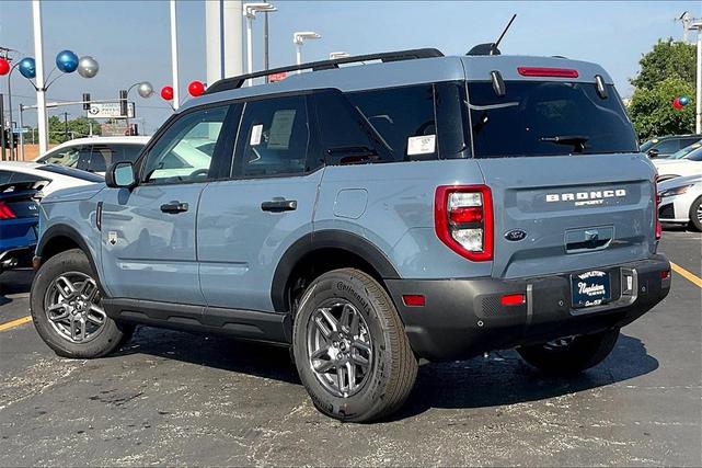 Photo of 2025 Gray Metallic Ford Bronco Sport
