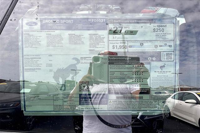 Photo of 2025 Green Metallic Ford Bronco Sport