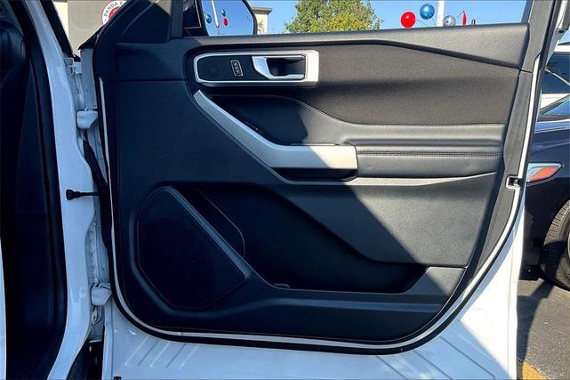Photo of 2020 Oxford White Ford Explorer