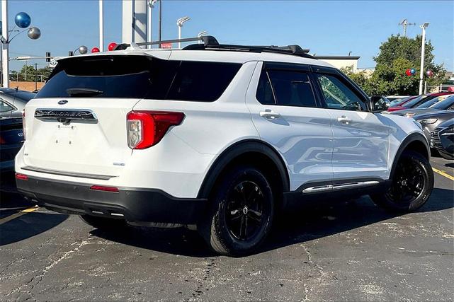 Photo of 2020 Oxford White Ford Explorer