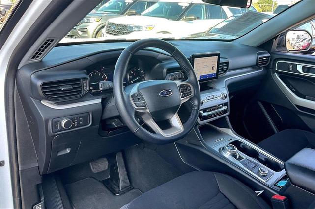 Photo of 2020 Oxford White Ford Explorer