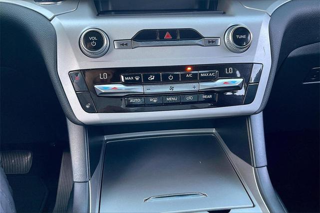 Photo of 2020 Oxford White Ford Explorer