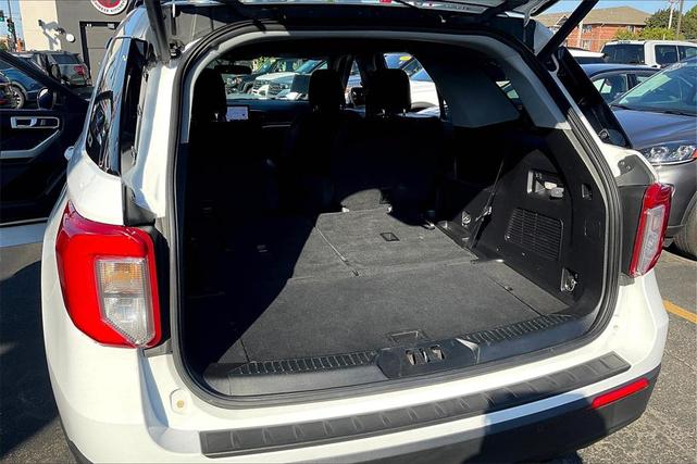 Photo of 2020 Oxford White Ford Explorer