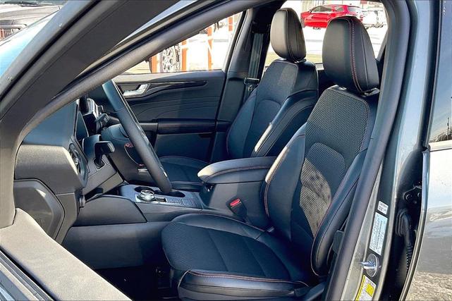 Photo of 2025 Carbonized Gray Metallic Ford Escape