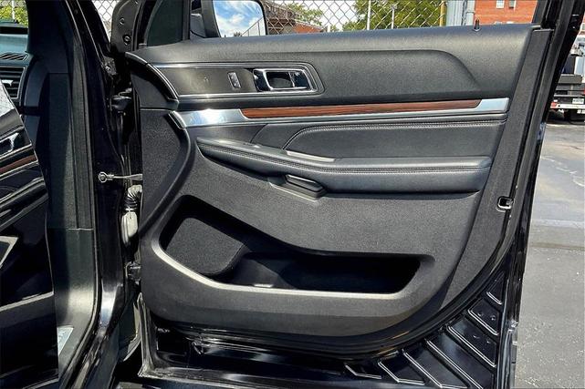 Photo of 2019 Agate Black Metallic Ford Explorer