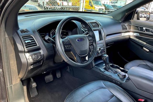 Photo of 2019 Agate Black Metallic Ford Explorer