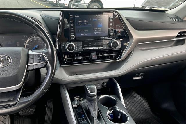 Photo of 2022 Wind Chill Pearl Toyota Highlander Hybrid