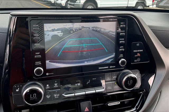Photo of 2022 Wind Chill Pearl Toyota Highlander Hybrid