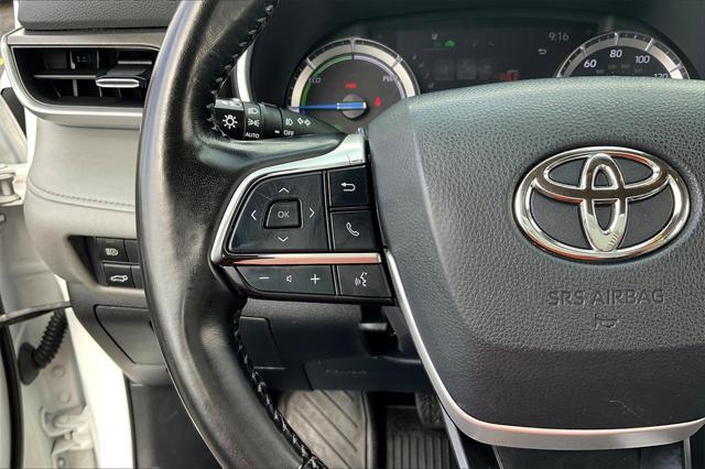 Photo of 2022 Wind Chill Pearl Toyota Highlander Hybrid