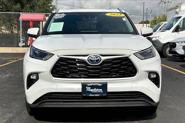 Photo of 2022 Wind Chill Pearl Toyota Highlander Hybrid