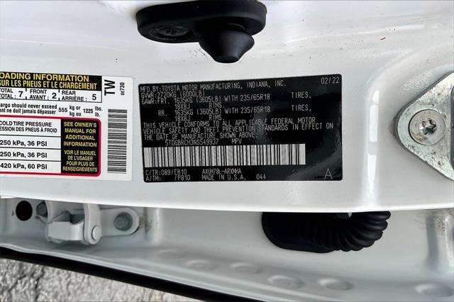 Photo of 2022 Wind Chill Pearl Toyota Highlander Hybrid