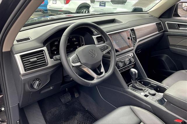 Photo of 2023 Deep Black Volkswagen Atlas