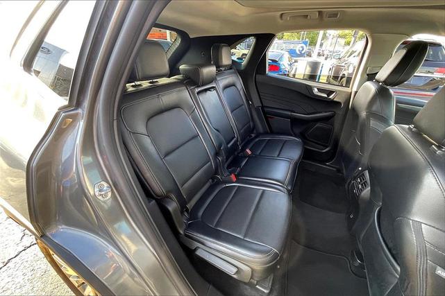 Photo of 2022 Carbonized Gray Metallic Ford Escape