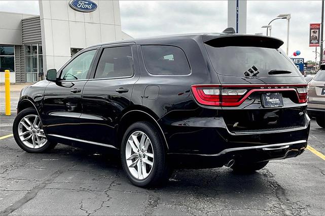 Photo of 2022 DB Black Crystal Clearcoat Dodge Durango