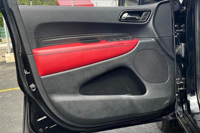 Photo of 2022 DB Black Crystal Clearcoat Dodge Durango