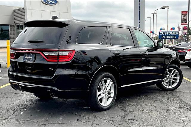 Photo of 2022 DB Black Crystal Clearcoat Dodge Durango