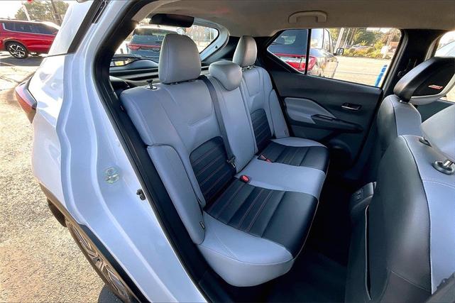 Photo of 2023 Aspen White Tricoat/Super Black Nissan Kicks