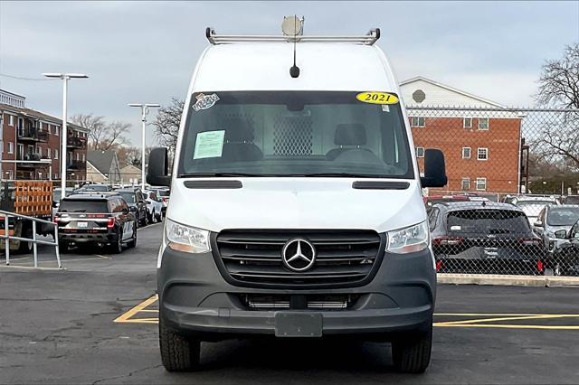 Photo of 2021 White Mercedes-Benz Sprinter 2500