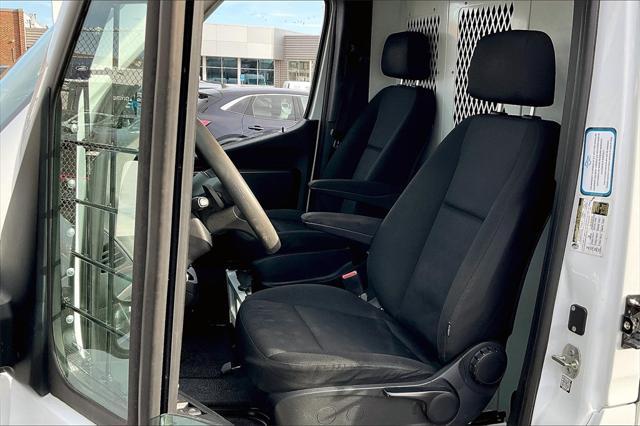 Photo of 2021 White Mercedes-Benz Sprinter 2500