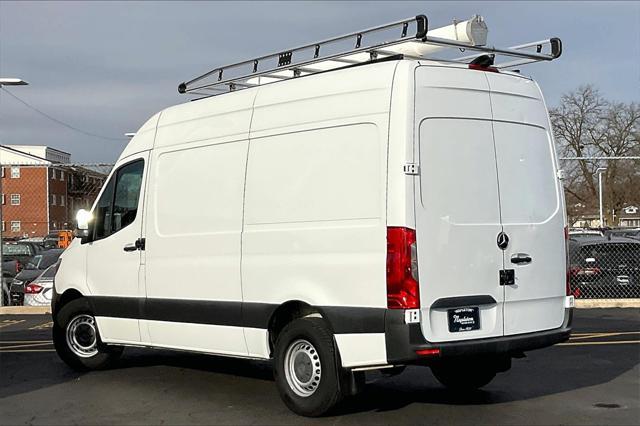 Photo of 2021 White Mercedes-Benz Sprinter 2500