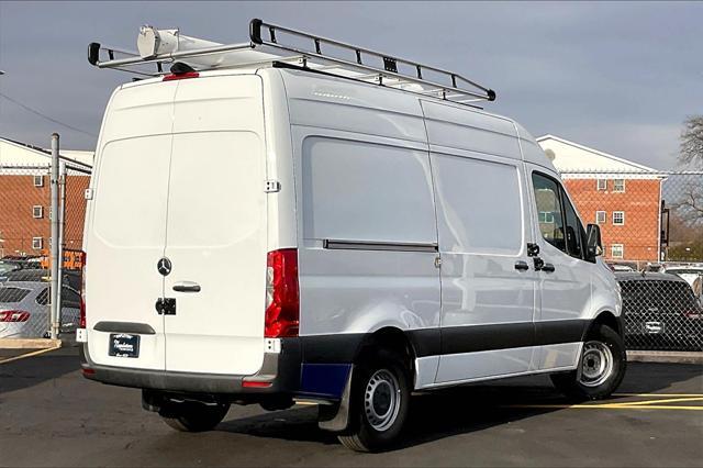 Photo of 2021 White Mercedes-Benz Sprinter 2500