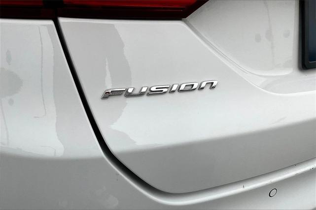 Photo of 2018 White Ford Fusion
