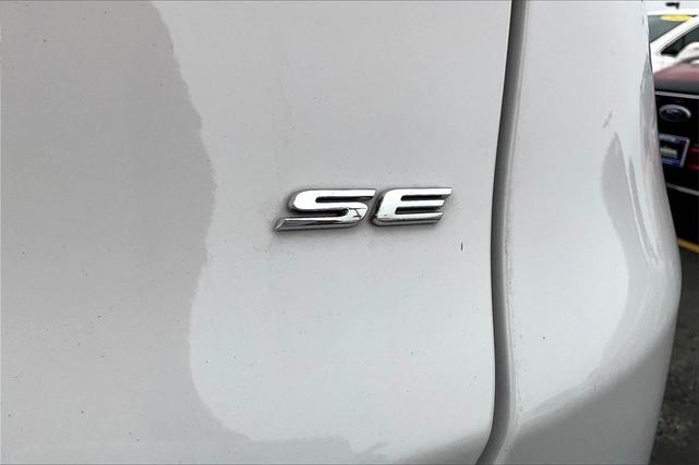 Photo of 2018 White Ford Fusion