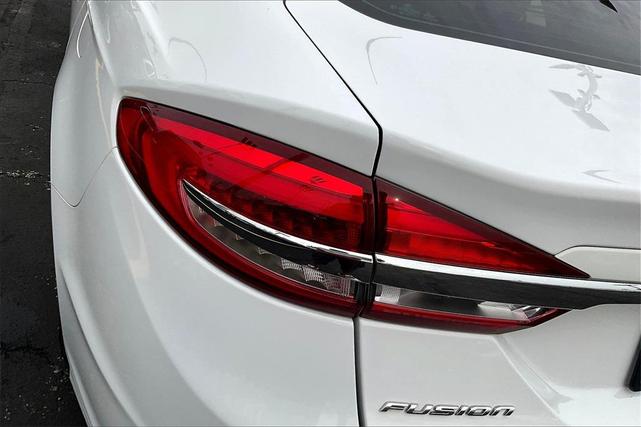 Photo of 2018 White Ford Fusion