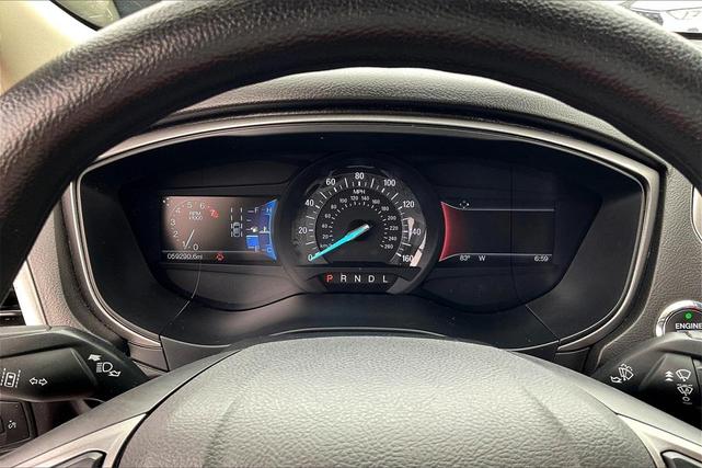 Photo of 2018 White Ford Fusion