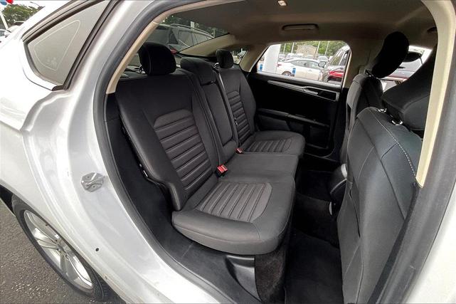 Photo of 2018 White Ford Fusion