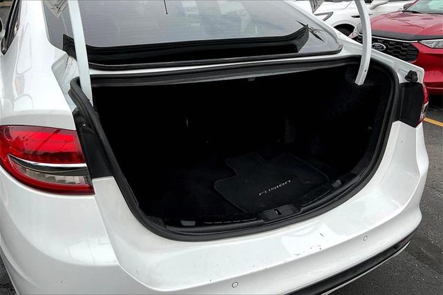 Photo of 2018 White Ford Fusion