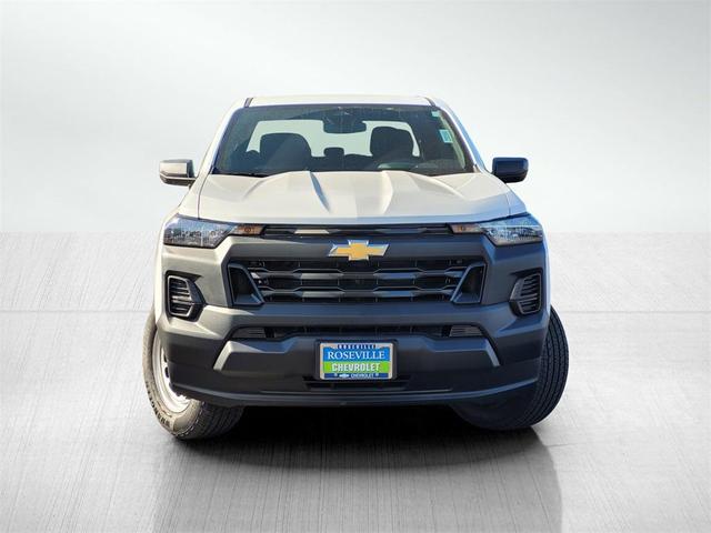 Photo of 2025 Summit White Chevrolet Colorado