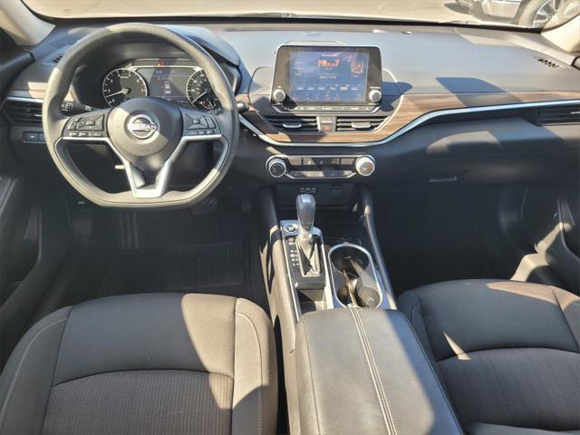 Photo of 2024 Gun Metallic Nissan Altima