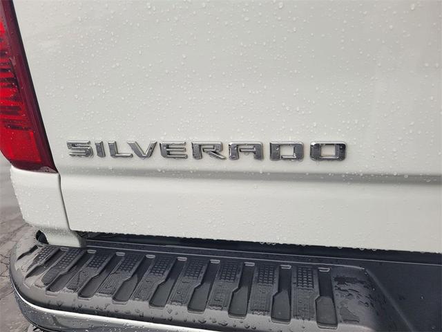 Photo of 2022 Summit White Chevrolet Silverado 2500