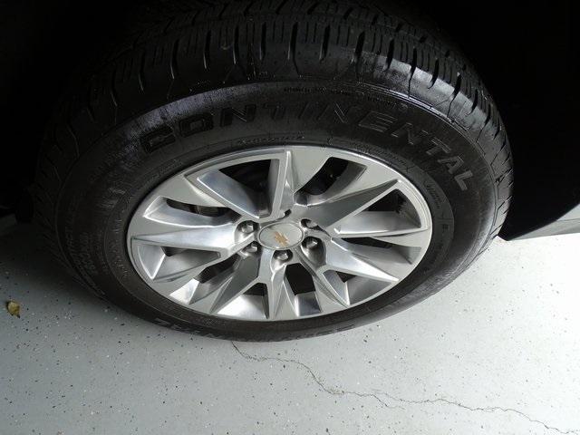 Photo of 2024 Dark Ash Metallic Chevrolet Suburban