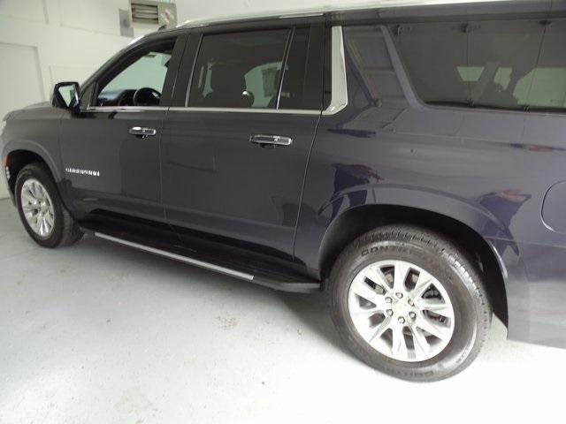 Photo of 2024 Dark Ash Metallic Chevrolet Suburban