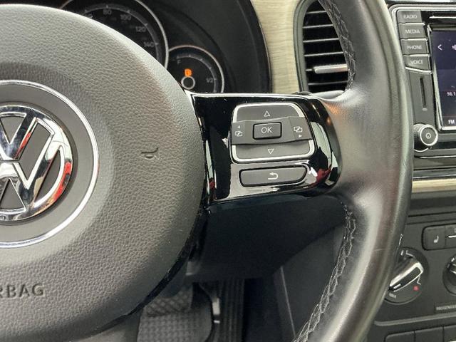 Photo of 2018 Deep Black Pearl Effect Volkswagen Beetle