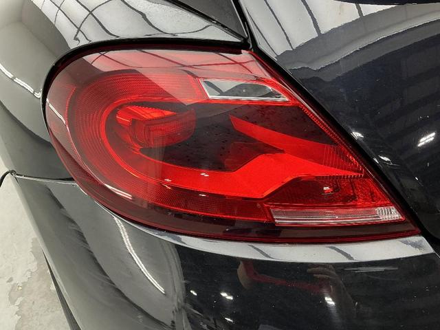 Photo of 2018 Deep Black Pearl Effect Volkswagen Beetle