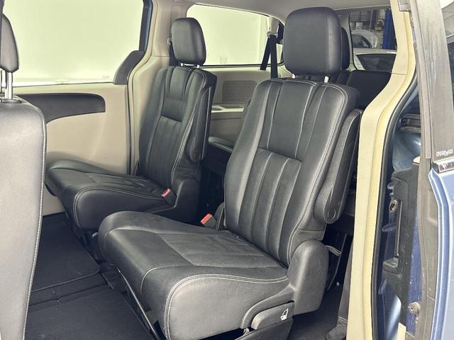 Photo of 2012 Blue Chrysler Town & Country