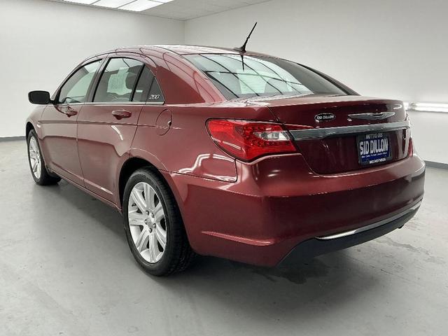 Photo of 2013 Maroon Chrysler 200