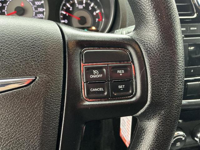 Photo of 2013 Maroon Chrysler 200