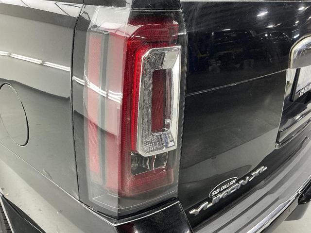 Photo of 2017 Black GMC Yukon XL